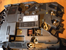 Mercedes Benz -REAR TRUNK  Fuse Box - 2225402750